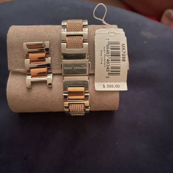 Michael Kors watch - Picture 3 of 3